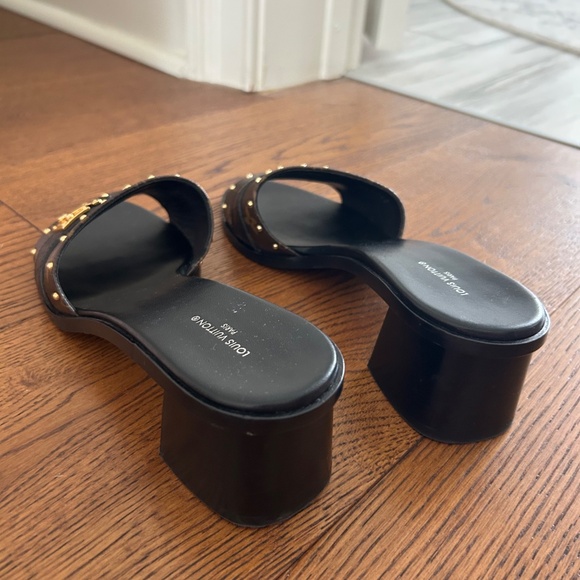 Authentic Louis Vuitton heels, mint condition - Picture 2 of 2